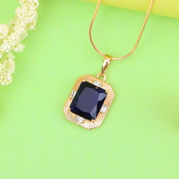 "Royal Blue Gold Plated Pendant with Vintage Inspired Frame Design, XPPT1784 - Picture 4 of 13